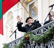 Vasario 16-osios minėjimas prie Lietuvos nepriklausomybės signatarų namų