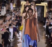 &bdquo;Stella McCartney&ldquo; 2016 m. pavasario-vasaros kolekcijos pristatymas