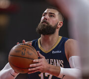 Jonas Valančiūnas (&bdquo;New Orleans Pelicans&ldquo;) &ndash; 15,4 mln. JAV dolerių