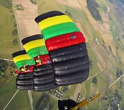 Marijampolės aeroklubo &bdquo;Skydive&ldquo; para&scaron;iutininkų &scaron;uoliai