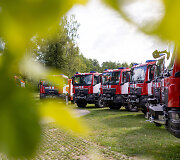 Prie&scaron;gaisrinės apsaugos ir gelbėjimo departamentas pristatė 20 naujų vidutinės klasės automobilinių cisternų.