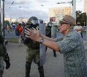 Trečią dieną vykstantys protestai Baltarusijoje