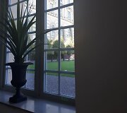 Vietos, kuriose Victoria Enefors siuvinėjo suknelę