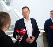 Valdemaras Toma&scaron;evskis, Ramūnas Karbauskis