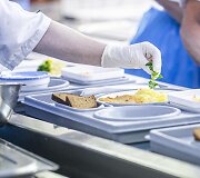 Santaros klinikų maisto tiekimo akimirka