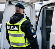 Vilniuje &ndash; protestas prie&scaron; veido kaukes