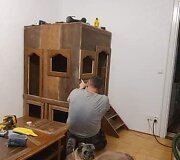 I&scaron; senos sekcijos gaminamas vaikų žaidimo namelis