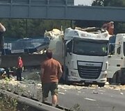 Anglijoje sugriuvo tiltas