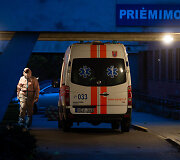 COVID-19 pacientai atvežami į Vilniaus miesto klinikinę ligoninę