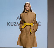 Agnės Kuzmickaitės 2018 m. pavasario ir vasaros kolekcijos modelis