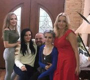 Svetlana ir Egidijus su dukromis