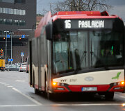 Vilniuje, Žemaitės ir Naugarduko gatvių sankryžoje, &scaron;iuk&scaron;liavežis nutraukė troleibusų kontaktinį tinklą