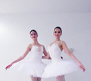 &bdquo;Gulbių ežeras&ldquo;. Ingrida &Scaron;vedunova su balerina Katerina Kistol