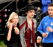 Kate Moss ir Pete'as Doherty Glastonberio festivalyje
