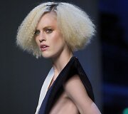 &bdquo;Jean Paul Gaultier&ldquo; 2019 m. pavasario ir vasaros kolekcijos modelis