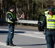 Rytinis kelių policijos reidas Ei&scaron;i&scaron;kių plente