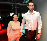 Jonas Valančiūnas su mama Danute