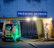 COVID-19 pacientai atvežami į Vilniaus miesto klinikinę ligoninę