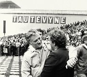 Valdas Adamkus ir Kazys Saja, 1988 m. rugpjūčio 23-oji, Sąjūdžio mitingas Vignio parke