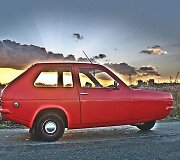 Į Lietuvą tautiečiai grį&scaron; i&scaron;skirtiniu triračiu &bdquo;Reliant Robin&ldquo;
