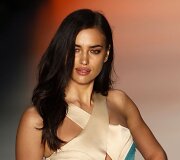 Irina Shayk &bdquo;Triton&ldquo; kolekcijos pristatyme