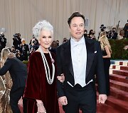Maye Musk, Elonas Muskas