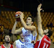 Tomas Satoransky (su kamuoliu)