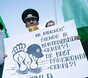 Pareigūnų protestas prie prezidentūros
