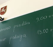 Lietuvoje laikomas Lietuvių kalbos ir literatūros brandos egzaminas