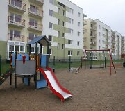 Vilniaus miesto savivaldybė baigia i&scaron;dalinti visus savo turimus socialinius butus: pirmadienio popietę butų raktai įteikti 5 socialiai remtinoms &scaron;eimoms ir vienai tremtinei.