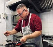 Pamenunės pilies restorano &bdquo;Kuknia&ldquo; virtuvės &scaron;efas Mantas Makaras