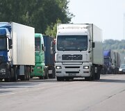 Pasienio poste automobilių eilės