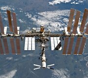 Tarptautinė kosmoso stotis nufotografuota i&scaron; &bdquo;Discovery&ldquo; erdvėlaivio.