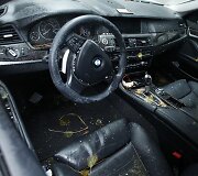 Potvynio nuniokotas BMW salonas