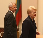Vilniuje susirinkę Lietuvos diplomatai sprendžia, kaip susiveržti diržus mažėjant Užsienio reikalų ministerijos finansavimui.