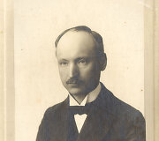 A.Vienuolis 1922 m. &bdquo;Brangiam draugui &Scaron;eiminy&scaron;kių Donatui Užužerių Antanas&ldquo;