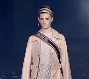 &bdquo;Christian Dior&ldquo; 2019 m. pavasario ir vasaros kolekcijos modelis