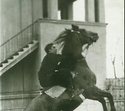 Vytautas Grigolis ant žirgo jaunystėje