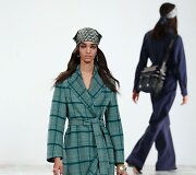 &bdquo;Christian Dior&ldquo; 2020&ndash;2021 m. rudens ir žiemos kolekcijos modelis
