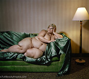 Yossi Loloi projekto &bdquo;Full Beauty&ldquo; modeliai