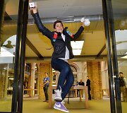 Londone &bdquo;iPhone 5s&ldquo; i&scaron;manujį telefoną nusipirkęs klientas