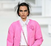 &bdquo;Chanel&ldquo; 2021 m. pavasario ir vasaros kolekcijos modelis