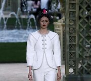 &bdquo;Chanel Haute Couture&ldquo; pavasario ir vasaros kolekcijos modelis 