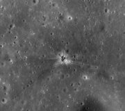 &bdquo;Apollo 16&ldquo; raketos trečiosios pakopos SIVB i&scaron;mu&scaron;tas krateris Mėnulyje 