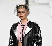 &bdquo;Chanel&ldquo; 2021 m. pavasario ir vasaros kolekcijos modelis