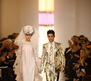 &bdquo;Chanel&ldquo; 2010 m. pavasario-vasaros kolekcijos vestuvinė suknelė ir kostiumas