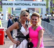 &bdquo;Aintree&ldquo; festivalio publika