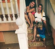 Vaida Skaisgirė su seserimi Egle ir jos vaikais Ispanijoje