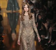 &bdquo;Elie Saab&ldquo; 2015 m. auk&scaron;tosios mados kolekcijos modelis 