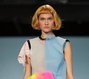 Agnės Kuzmickaitės kolekcijos pristatymo Rygos mados savaitėje akimirka